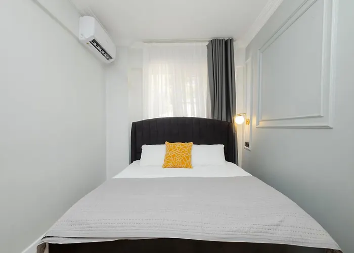 Sea View Two-bedroom In Managed 4* Istanbul