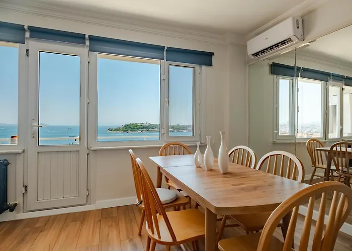 Sea View Two-bedroom In Managed Стамбул